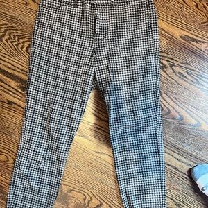 Old navy women’s pixie Black and grey Houndstooth Pants